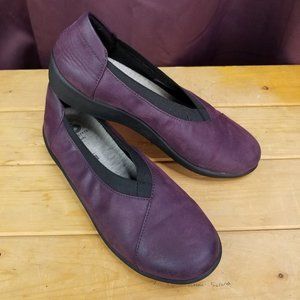 Cloudsteppers by Clarks Soft Cushion Womens 7.5M Purple Leather Stretch Flats